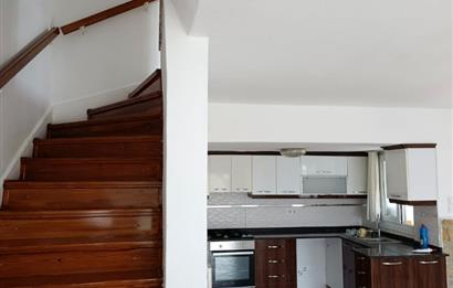 Çeşme Çiftlikköy'de Her Kattan Deniz Manzaralı Satılık Villa