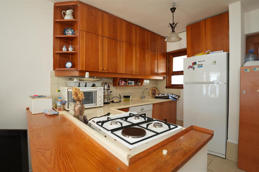 C21 Cius; Armutlu-Fıstıklı Site İçerisinde Denize Sıfır Villa