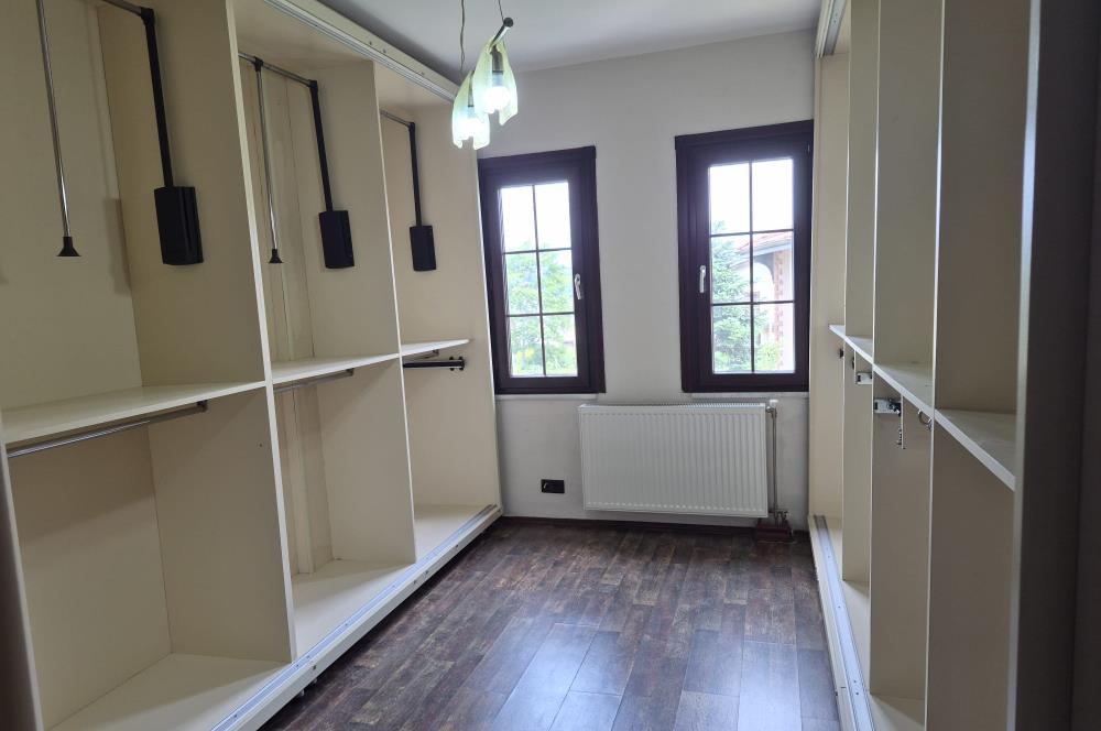  Zekeriyaköy Merkez'de Butik Sitede Kiralık Villa