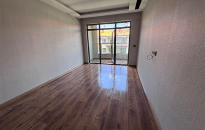 Eymir Mahallesi Paradise Sitesi'nde Ferah 1+1 Kiralık Daire