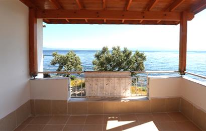 C21 Cius; Armutlu-Fıstıklı Site İçerisinde Denize Sıfır Villa