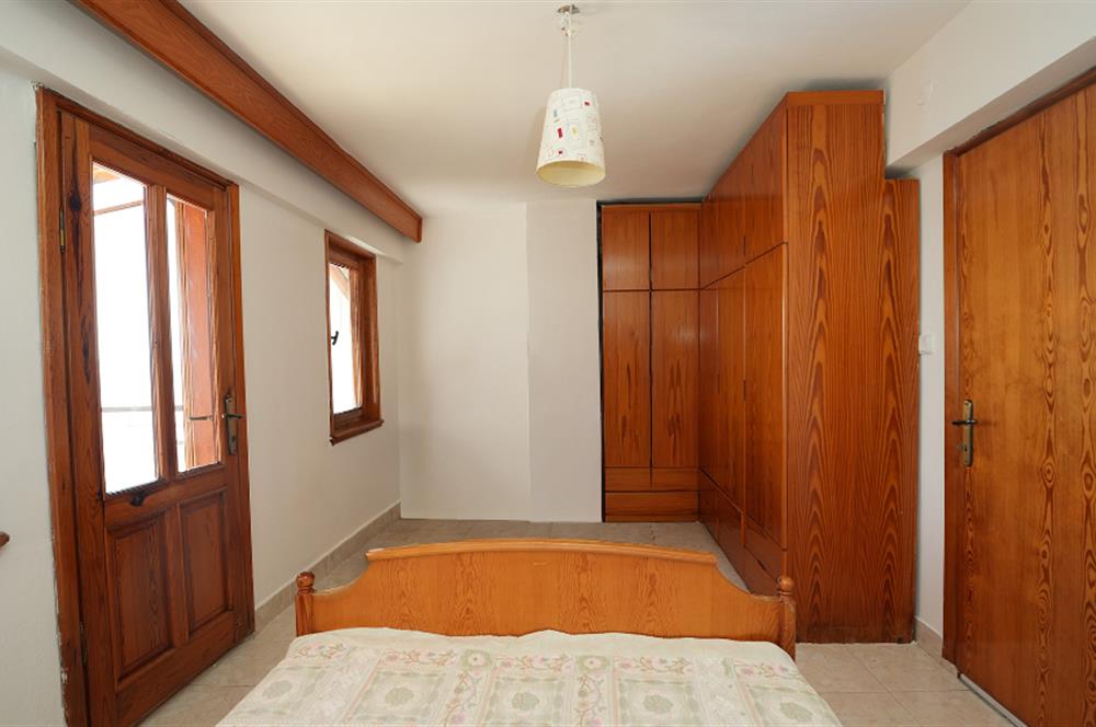 C21 Cius; Armutlu-Fıstıklı Site İçerisinde Denize Sıfır Villa