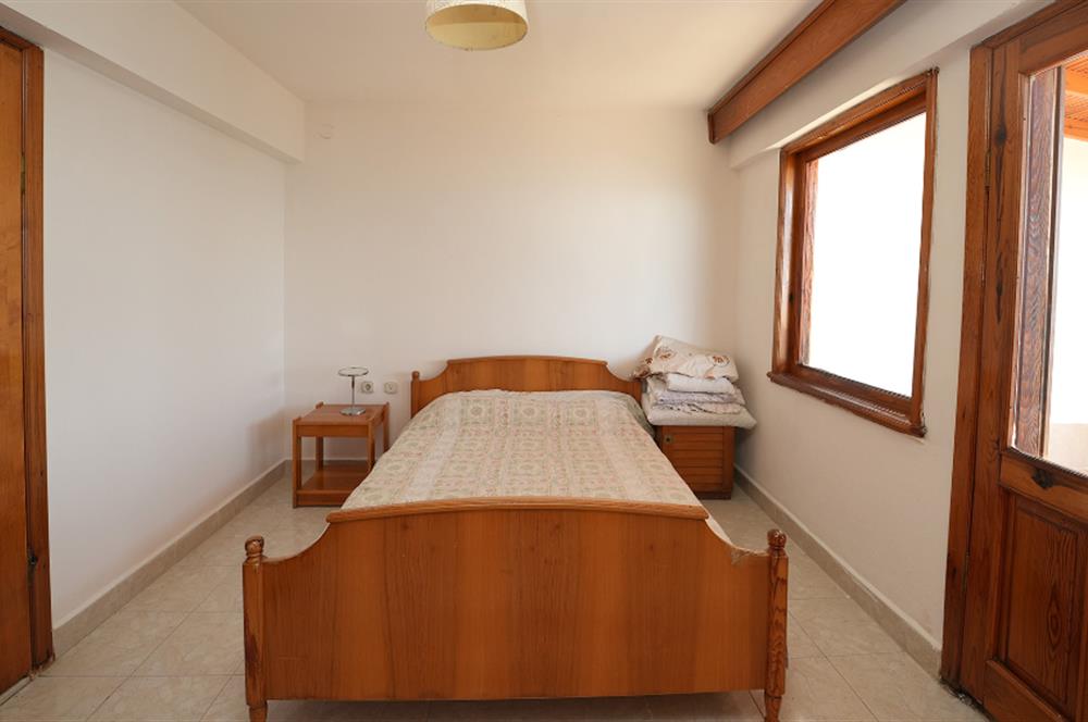 C21 Cius; Armutlu-Fıstıklı Site İçerisinde Denize Sıfır Villa