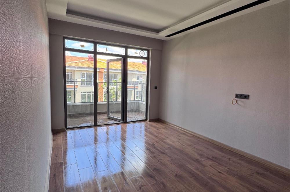 Eymir Mahallesi Paradise Sitesi'nde Ferah 1+1 Kiralık Daire
