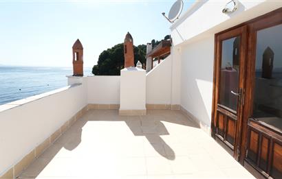 C21 Cius; Armutlu-Fıstıklı Site İçerisinde Denize Sıfır Villa