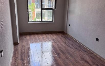 Eymir Mahallesi Paradise Sitesi'nde Ferah 1+1 Kiralık Daire
