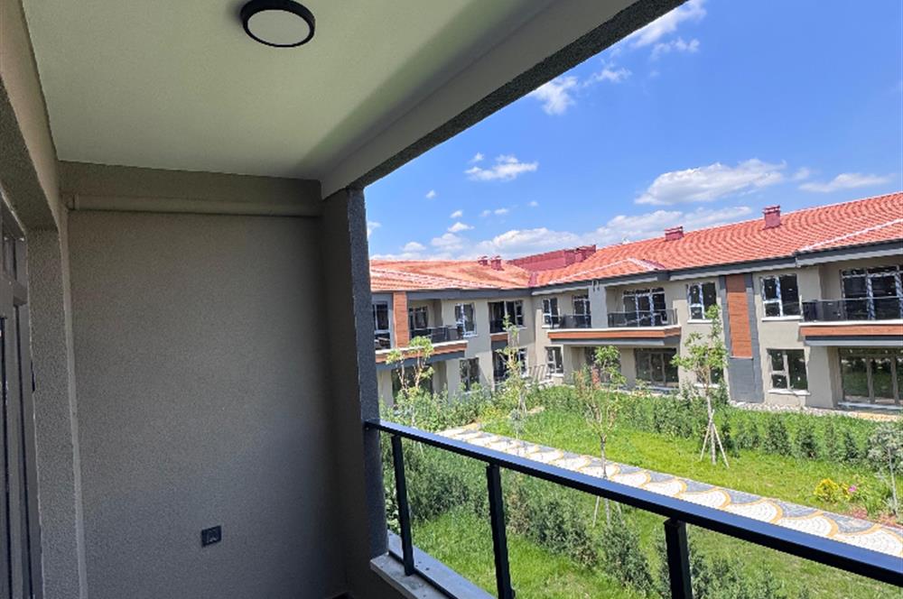 Eymir Mahallesi Paradise Sitesi'nde Ferah 1+1 Kiralık Daire