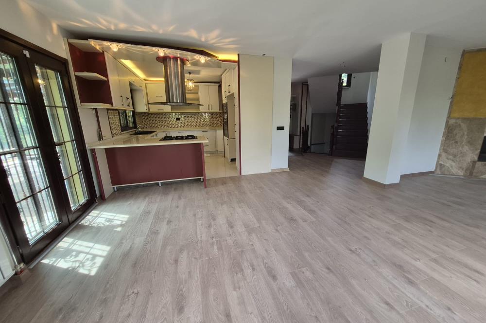  Zekeriyaköy Merkez'de Butik Sitede Kiralık Villa