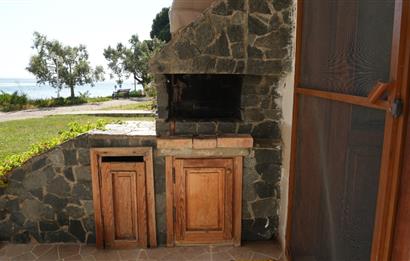C21 Cius; Armutlu-Fıstıklı Site İçerisinde Denize Sıfır Villa