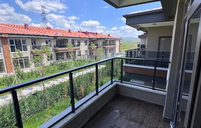Eymir Mahallesi Paradise Sitesi'nde Ferah 1+1 Kiralık Daire