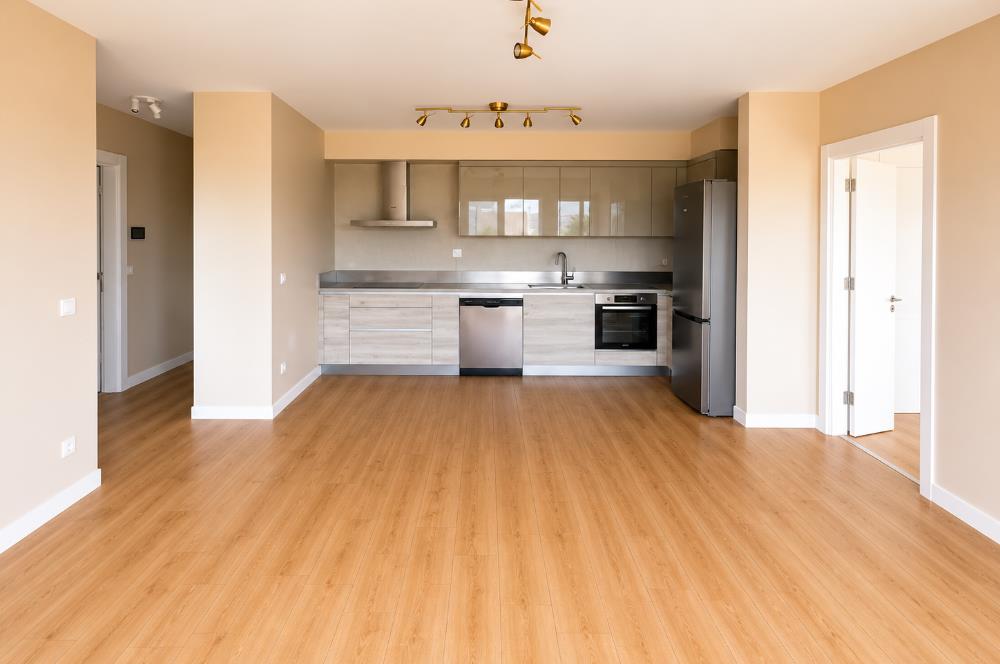 YENİŞEHİR MAJOR KURTKÖY SİTESİNDE ARA KAT BALKONLU 2+1 DAİRE