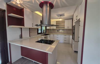  Zekeriyaköy Merkez'de Butik Sitede Kiralık Villa