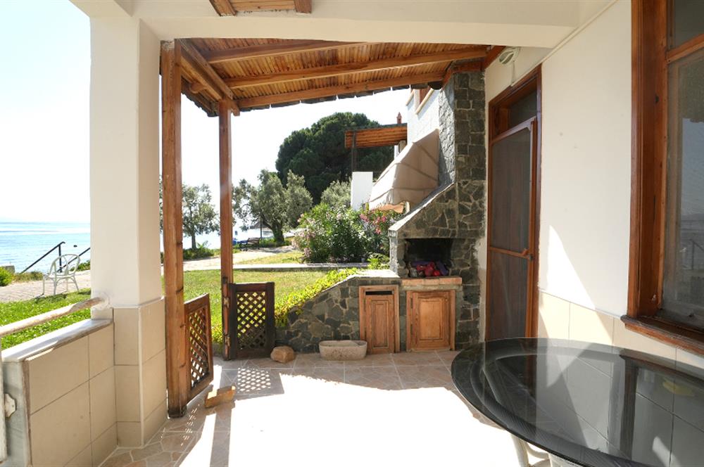C21 Cius; Armutlu-Fıstıklı Site İçerisinde Denize Sıfır Villa