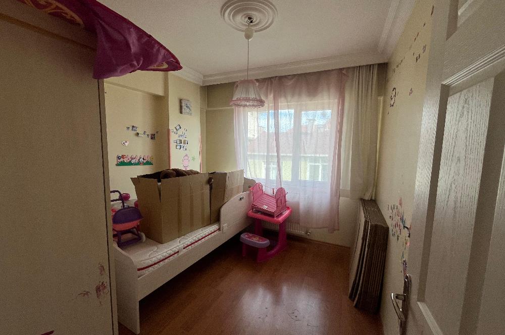 Üsküdar Cumhuriyet Mahallesinde Satılık 2+1 Aydınlık Daire