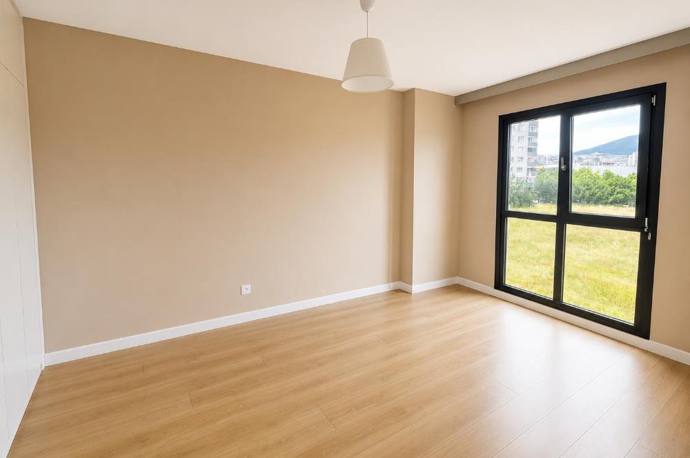 YENİŞEHİR MAJOR KURTKÖY SİTESİNDE ARA KAT BALKONLU 2+1 DAİRE