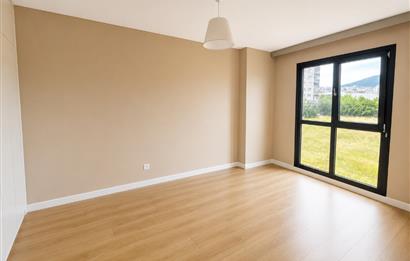 YENİŞEHİR MAJOR KURTKÖY SİTESİNDE ARA KAT BALKONLU 2+1 DAİRE