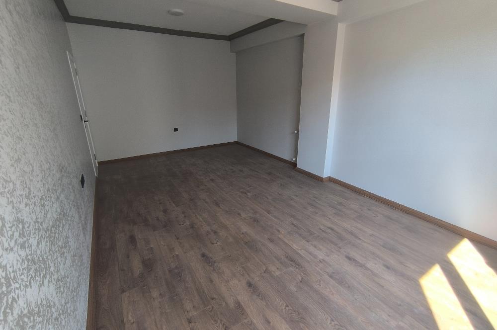 ÇİĞLİ BELEDİYESİ YAKINI 3+1 LÜKS SIFIR KİRALIK DAİRE