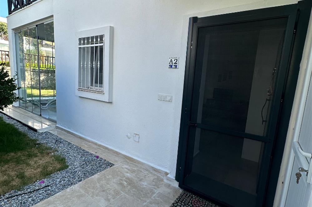 Yalıkavak Marina' da Havuzlu Sitede Eşyalı 2+2 Bahçe Katı Kiralık Daire