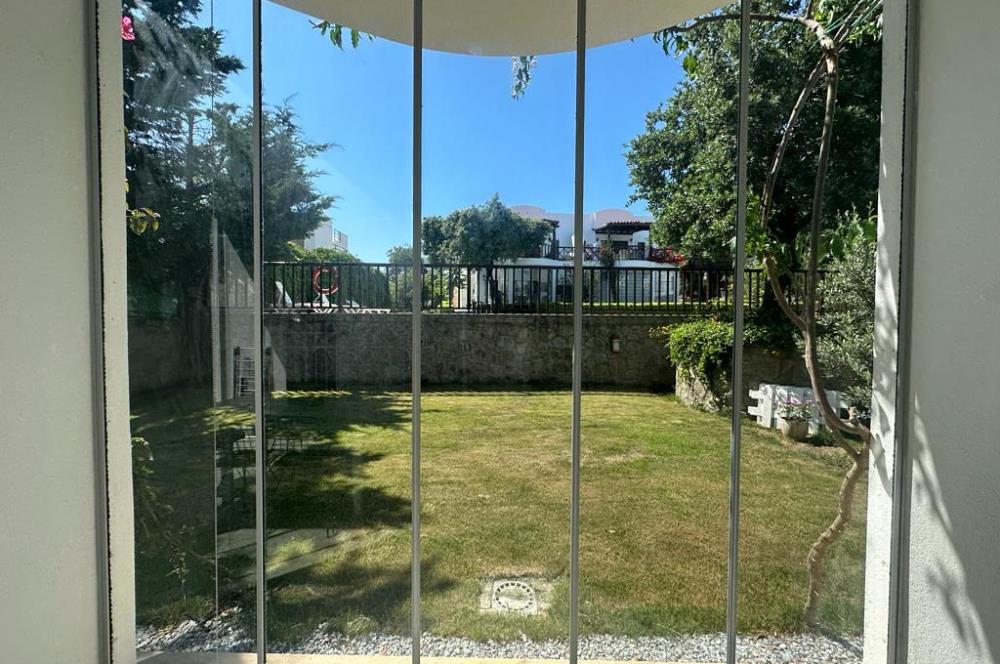 Yalıkavak Marina' da Havuzlu Sitede Eşyalı 2+2 Bahçe Katı Kiralık Daire