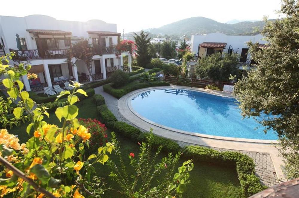 Yalıkavak Marina' da Havuzlu Sitede Eşyalı 2+2 Bahçe Katı Kiralık Daire