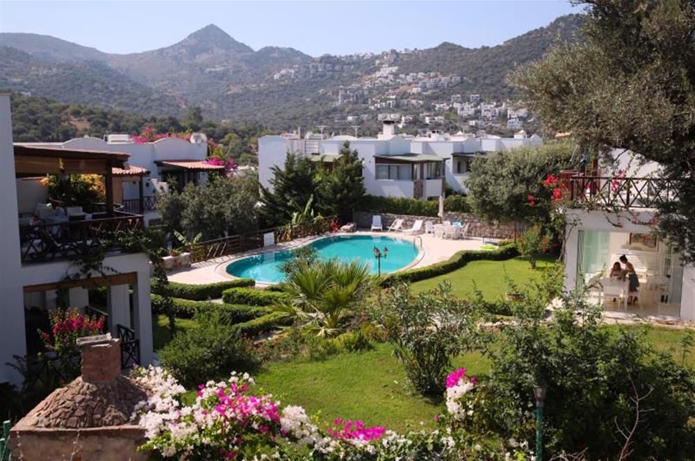 Yalıkavak Marina' da Havuzlu Sitede Eşyalı 2+2 Bahçe Katı Kiralık Daire