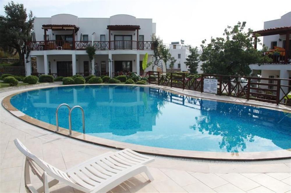 Yalıkavak Marina' da Havuzlu Sitede Eşyalı 2+2 Bahçe Katı Kiralık Daire