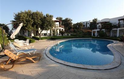 Yalıkavak Marina' da Havuzlu Sitede Eşyalı 2+2 Bahçe Katı Kiralık Daire