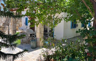 Bodrum Torba' da Havuzlu Sitede Sahile 300 metre 2+1 Satılık Bahçe Katı