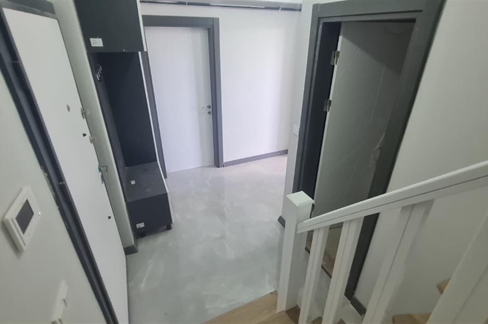 Başiskele Kullar'da, Deniz Manzaralı 3+1 Eğimsiz Dubleks