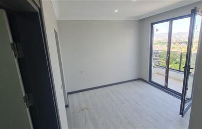 Başiskele Kullar'da, Deniz Manzaralı 3+1 Eğimsiz Dubleks