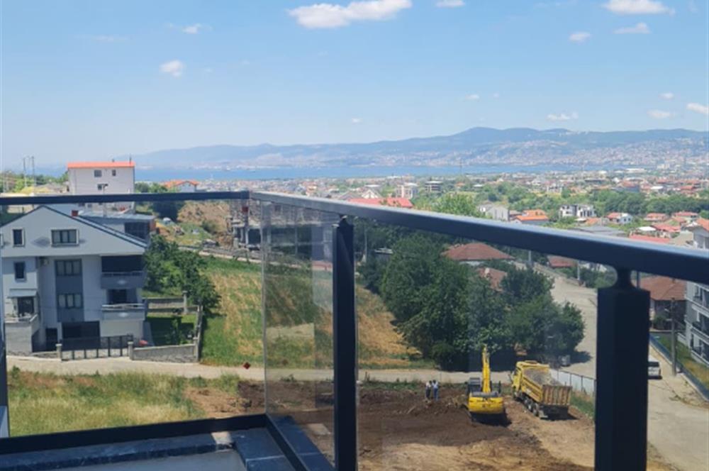 Başiskele Kullar'da, Deniz Manzaralı 3+1 Eğimsiz Dubleks