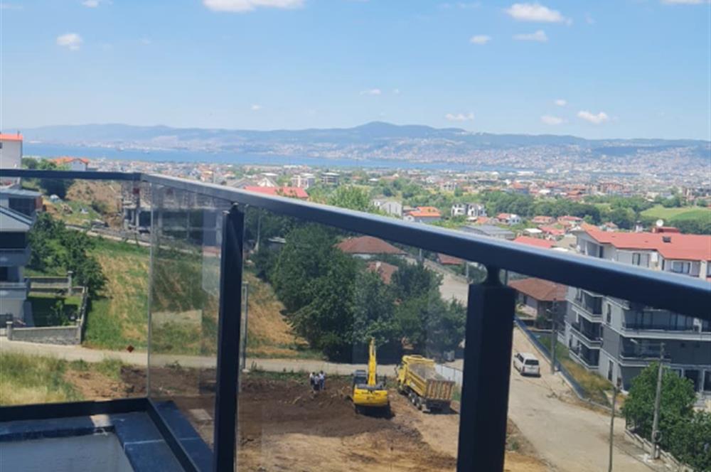Başiskele Kullar'da, Deniz Manzaralı 3+1 Eğimsiz Dubleks