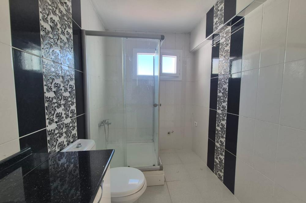 Çeşme Çiftlikköy'de Her Kattan Deniz Manzaralı Satılık Villa