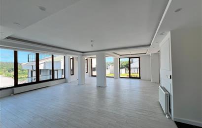 Uskumruköy 1. Cadde'ye Yakın Butik Sitede Satılık Müstakil Villa 