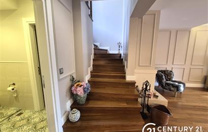 Uskumruköy Nezih Sitede Dekorasyonlu Kiralık Bahçe Dubleks
