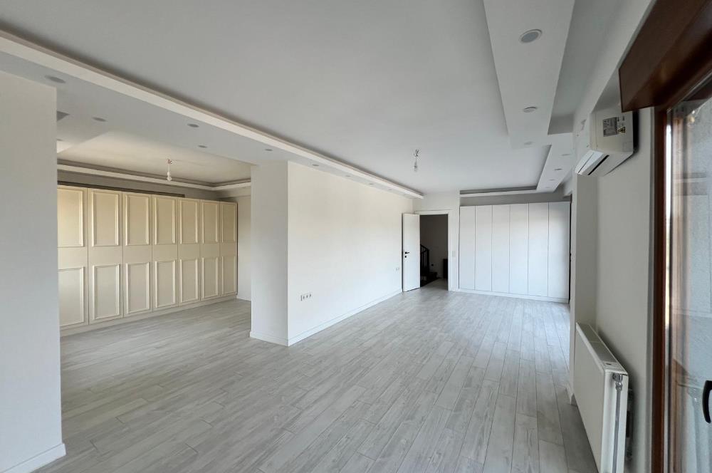 Uskumruköy 1. Cadde'ye Yakın Butik Sitede Satılık Müstakil Villa 