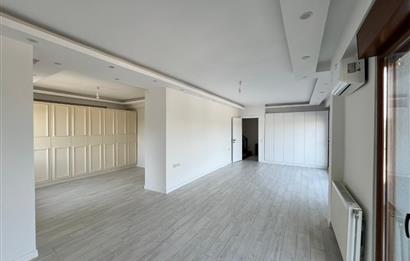 Uskumruköy 1. Cadde'ye Yakın Butik Sitede Satılık Müstakil Villa 