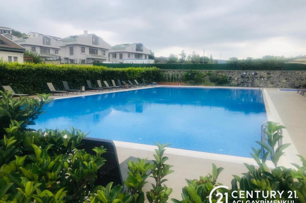 Uskumruköy Nezih Sitede Dekorasyonlu Kiralık Bahçe Dubleks