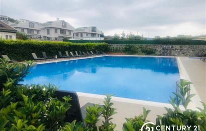 Uskumruköy Nezih Sitede Dekorasyonlu Kiralık Bahçe Dubleks