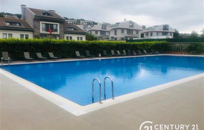 Uskumruköy Nezih Sitede Dekorasyonlu Kiralık Bahçe Dubleks