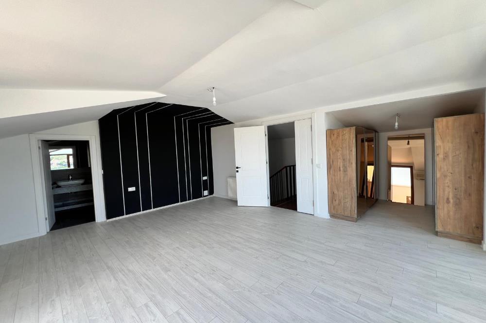 Uskumruköy 1. Cadde'ye Yakın Butik Sitede Satılık Müstakil Villa 