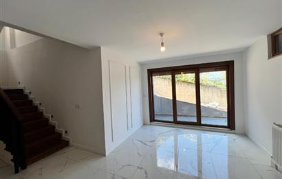 Uskumruköy 1. Cadde'ye Yakın Butik Sitede Satılık Müstakil Villa 