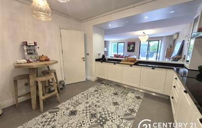 Uskumruköy Nezih Sitede Dekorasyonlu Kiralık Bahçe Dubleks