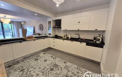 Uskumruköy Nezih Sitede Dekorasyonlu Kiralık Bahçe Dubleks