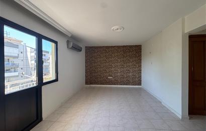 Karşıyaka Demirköprü'de Merkezi Konumda 2+1 Satılık Daire 