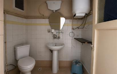 Üsküdar Zeynep Kamil'de Güney Cepheli,Balkonlu 2+1 Satılık Daire       
