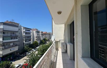 Karşıyaka Demirköprü'de Merkezi Konumda 2+1 Satılık Daire 