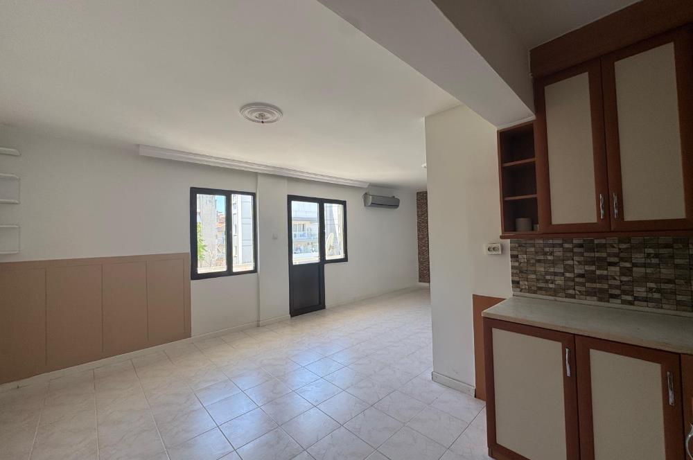 Karşıyaka Demirköprü'de Merkezi Konumda 2+1 Satılık Daire 