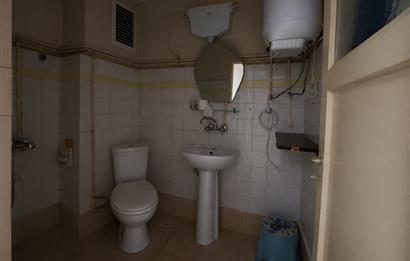 Üsküdar Zeynep Kamil'de Güney Cepheli,Balkonlu 2+1 Satılık Daire       
