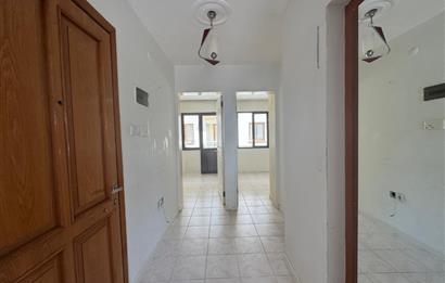 Karşıyaka Demirköprü'de Merkezi Konumda 2+1 Satılık Daire 